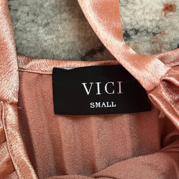 Vici Metallic Pink Pleated Dress - Picture 4 of 5